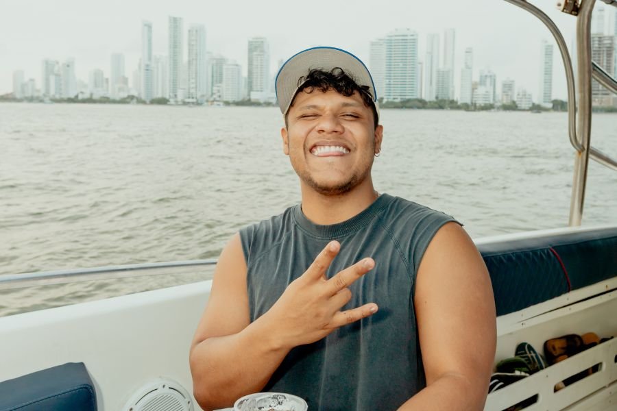 Sunset Boat Party - Image 4