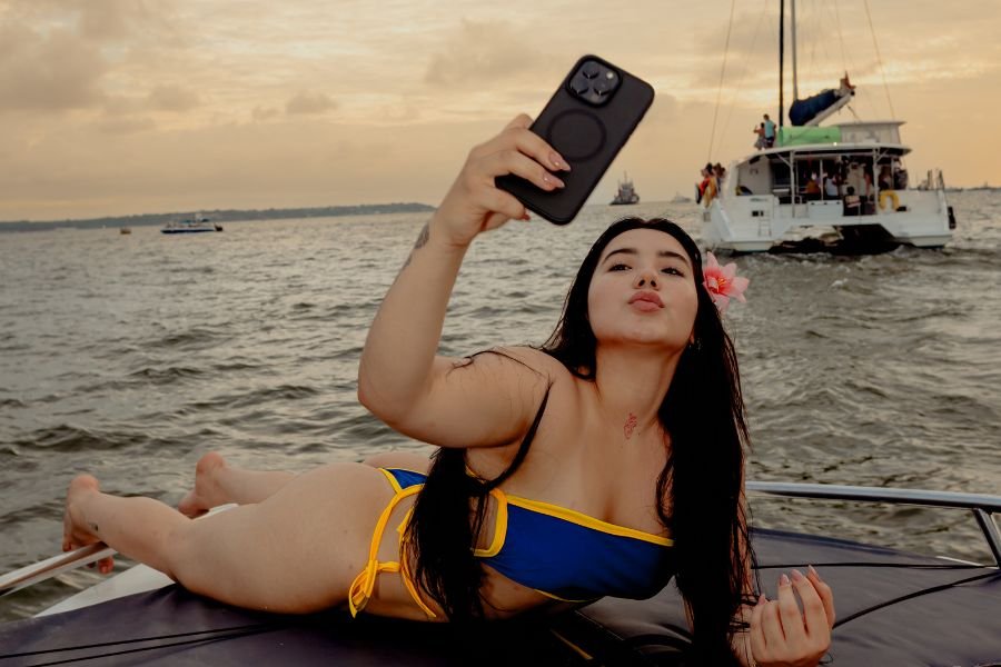 Sunset Boat Party - Image 3