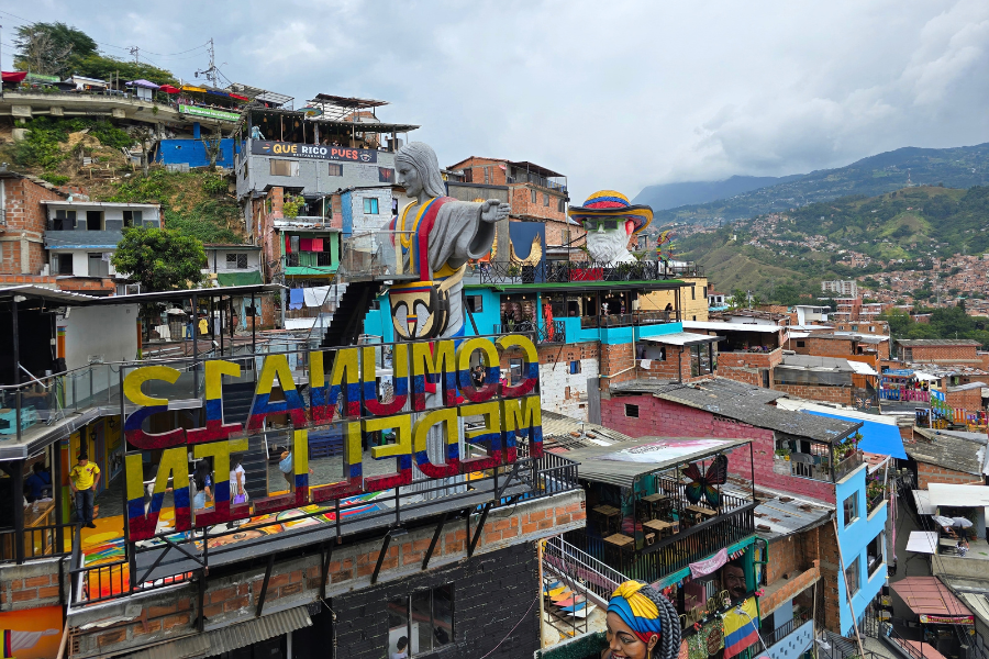 Comuna 13 and Metrocable - Image 4