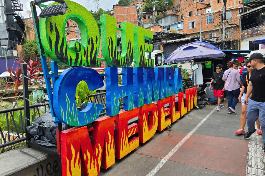Comuna 13 and Metrocable - Image 8
