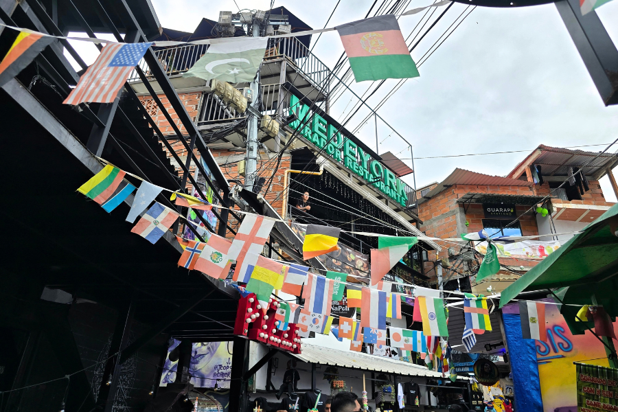 Comuna 13 and Metrocable - Image 2